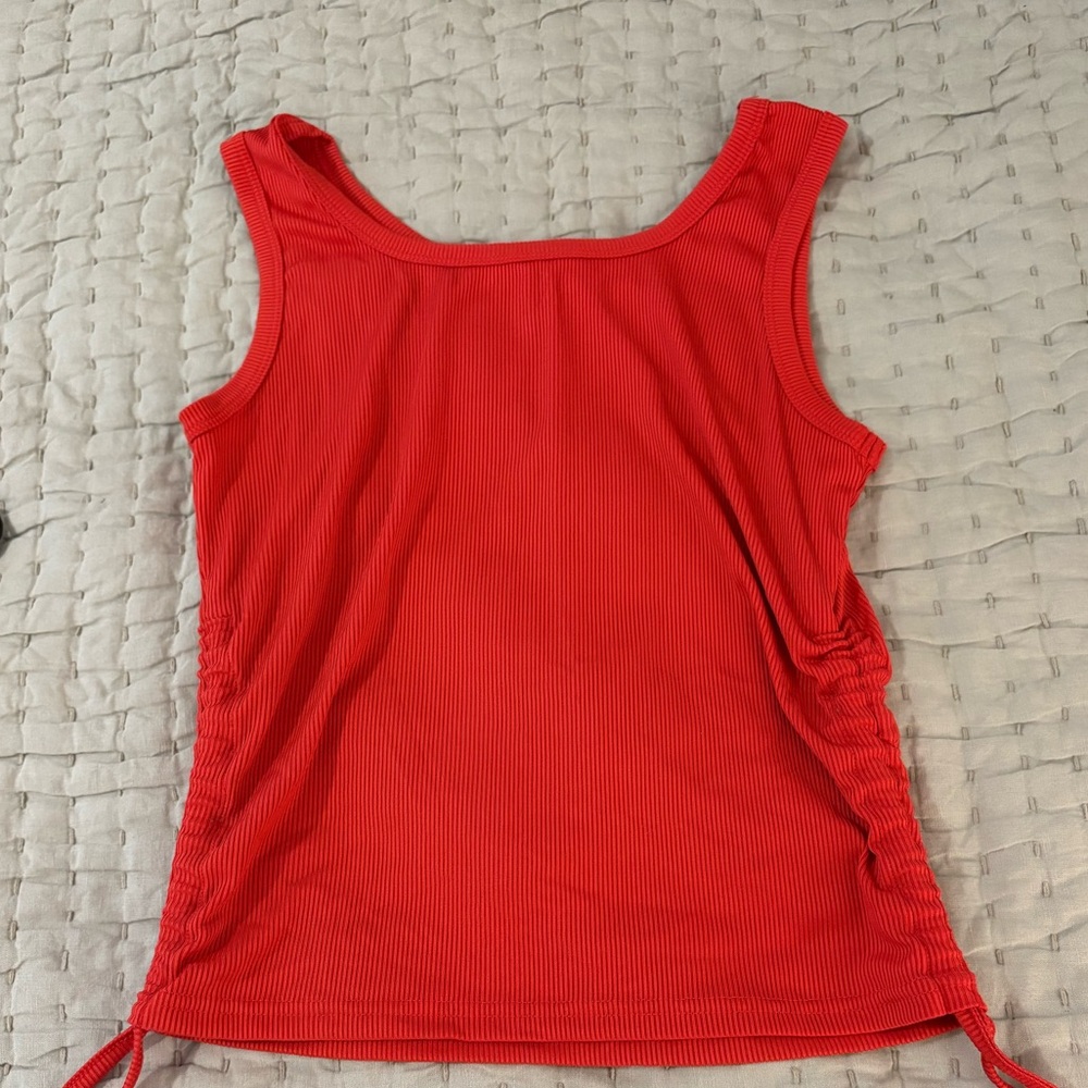 Red Ribbed Ruched Tank - Picture 2 of 2